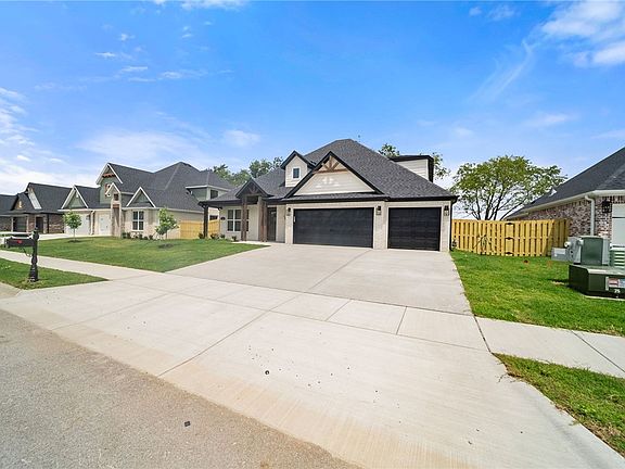 2nd image of 1330 Josephine Dr