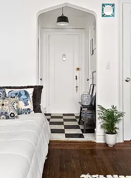 5th image of 200 E 16th St APT 3C