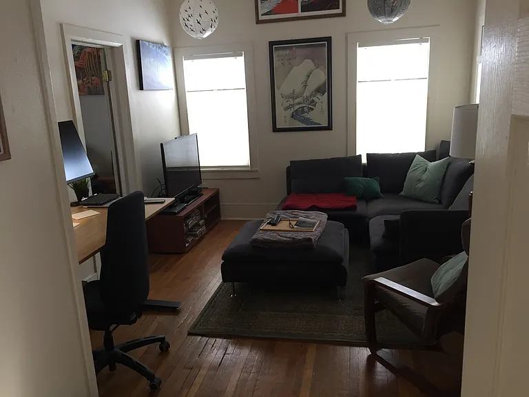 649 University Ave — Photo 6