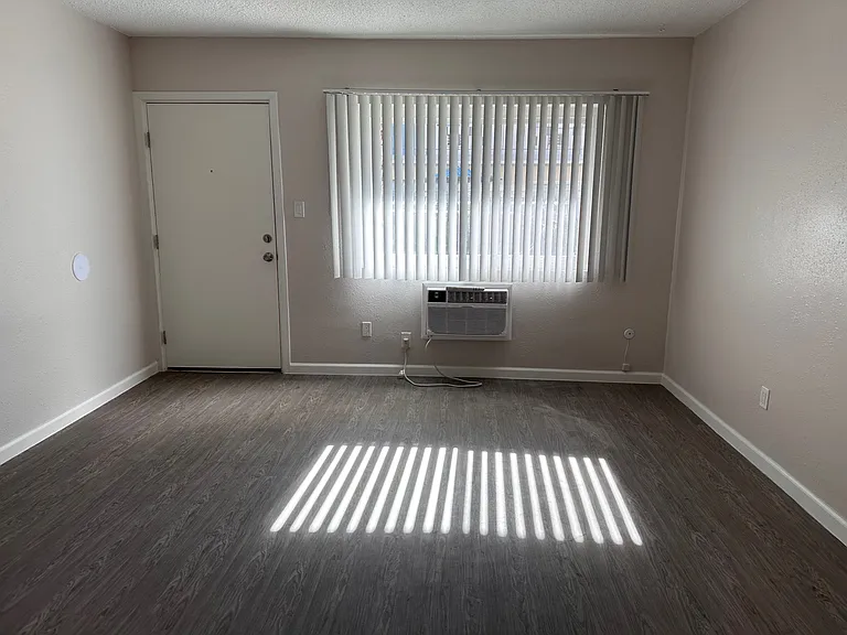 7744 Reseda Blvd #24 — Photo 2