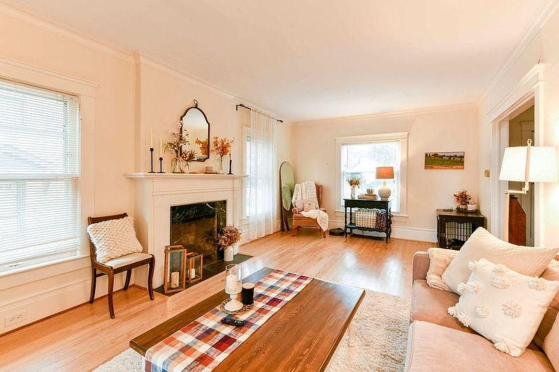 1st image of 1082 Ferdon Rd