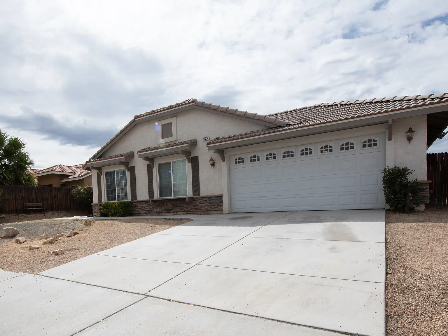 4 bed, 2224 sqft, $2,700 — Photo 2