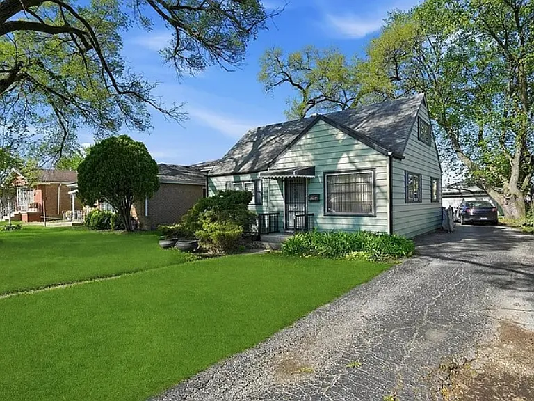 8204 Austin Ave — Photo 2