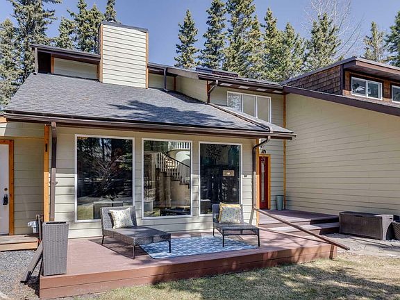 5th image of 76 Redwood Meadows Dr