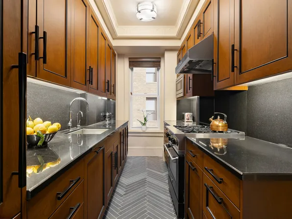 29 East 64th Street image 7 of 15