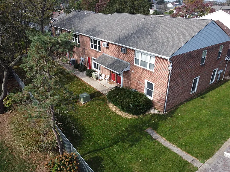 2817F Willow Street Pike N — Photo 1