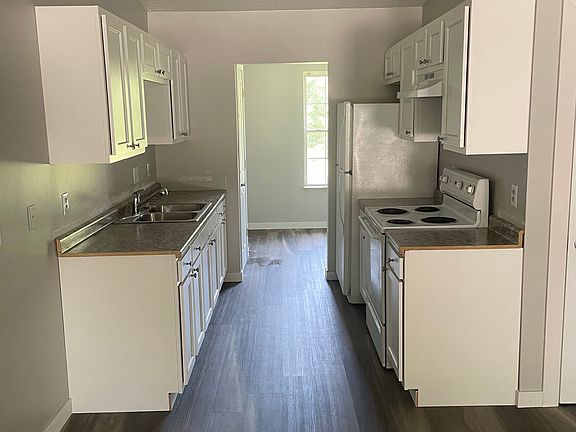 2nd image of 407 Kensington Dr