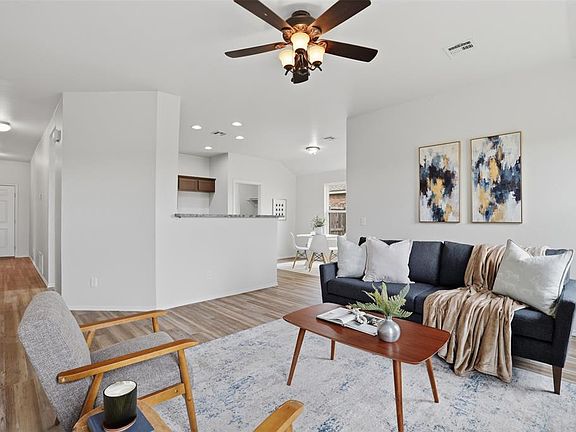 5th image of 2316 Bradford Cir