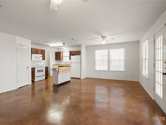 2nd image of 1225 Hilltop Dr