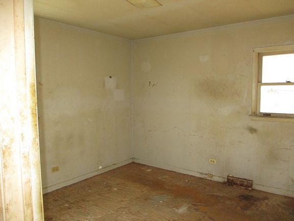 4th image of 13230 S Saint Lawrence Ave