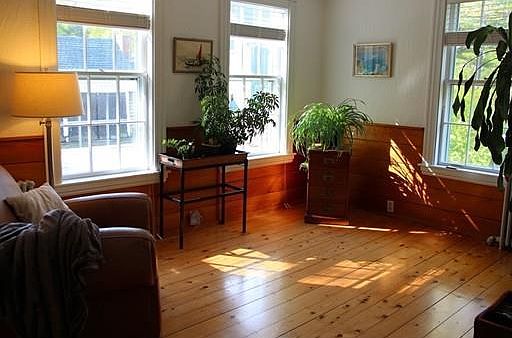 5th image of 6 Oakland Ave