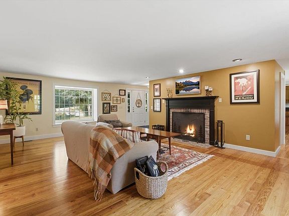3rd image of 400 Spring Brook Road