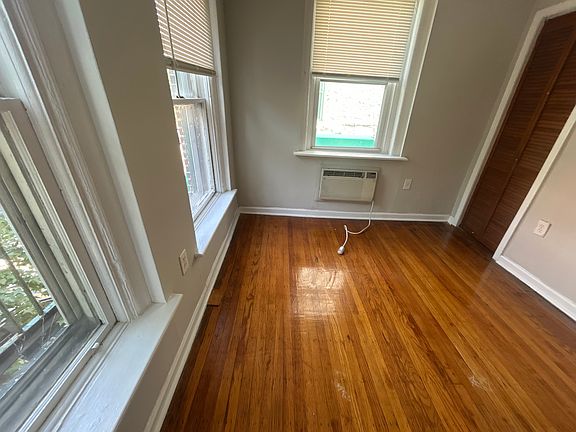 5th image of 3416 Spring Garden St #11