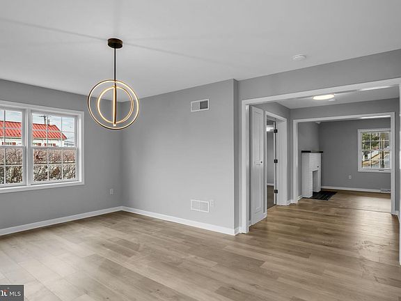 3rd image of 360 N Main St