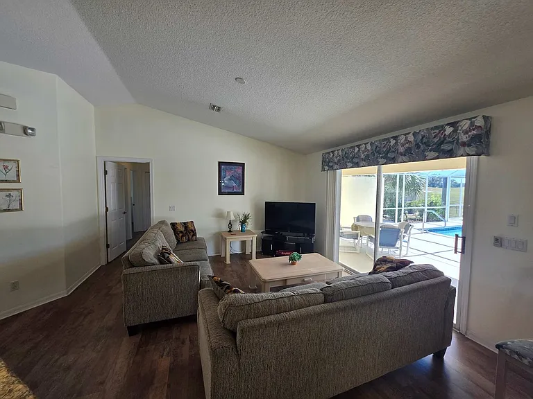 1398 N Foxrun Ter — Photo 20