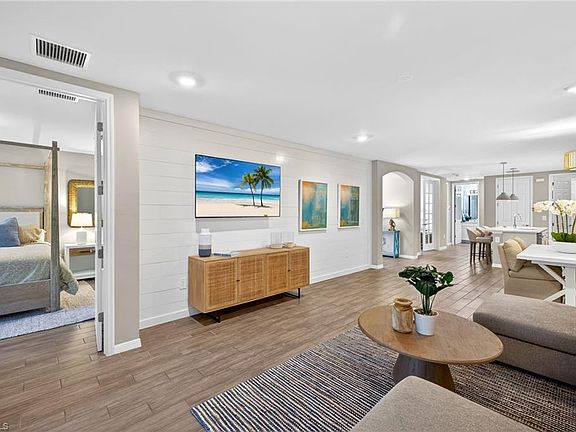 3rd image of 14567 Edgewater Cir