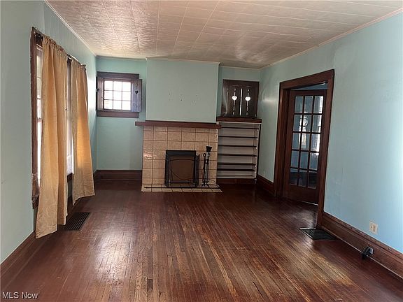5th image of 90 Fairfield Ave