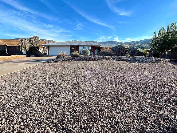 2nd image of 3110 Plaza Del Prado