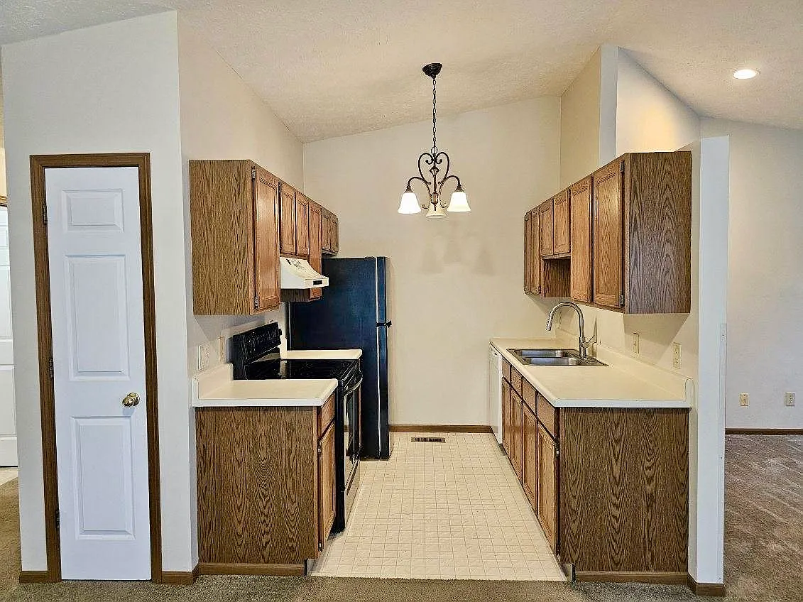2 bed, 1.5 bath, $1,395 — Photo 4