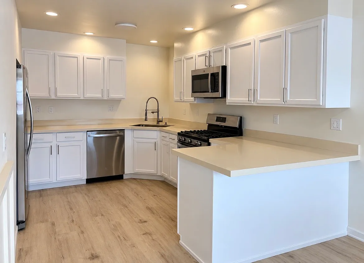 3 bed, 1139 sqft, $3,695 — Photo 1