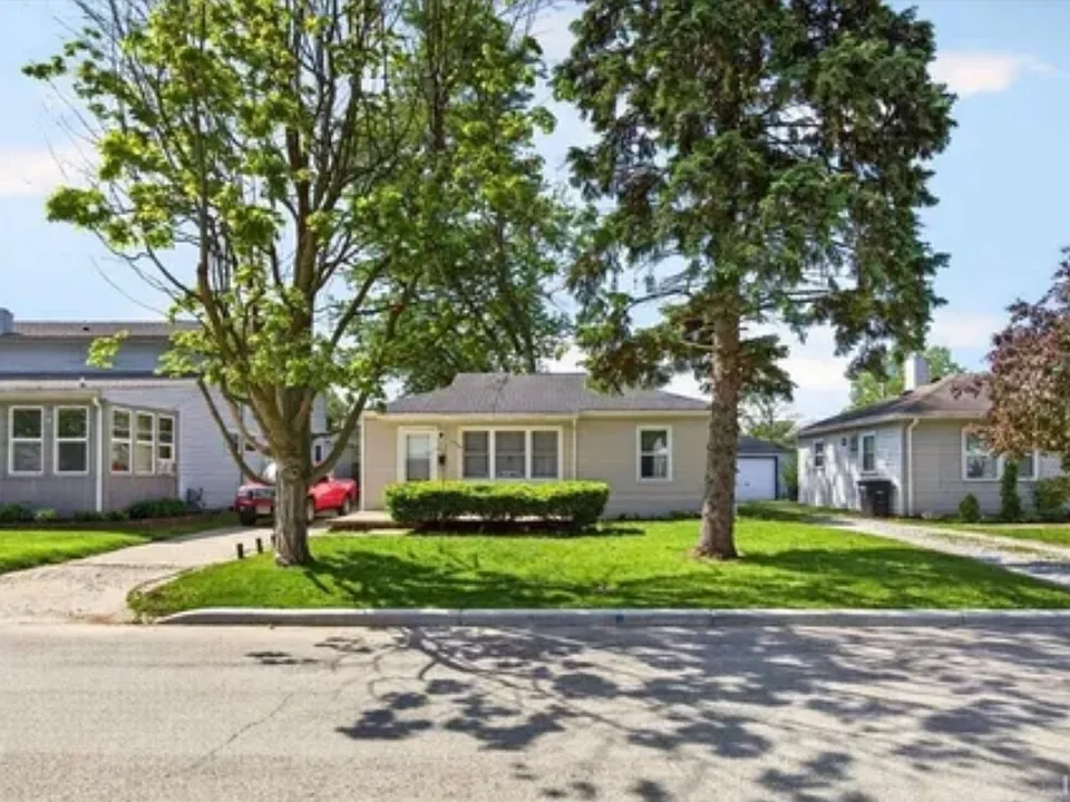 1113 Sarasota Dr