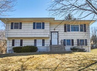 59 Southern Ln, Warwick, NY 10990