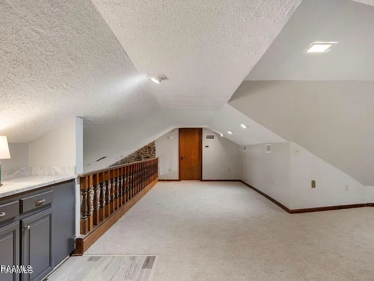 2227 George Dr — Photo 14