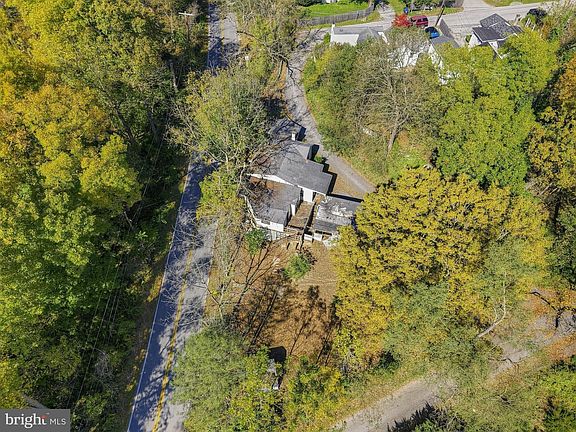 5th image of 830 Hillside Ave