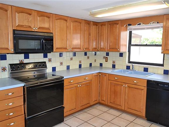 2nd image of 6030 Wilshire Dr