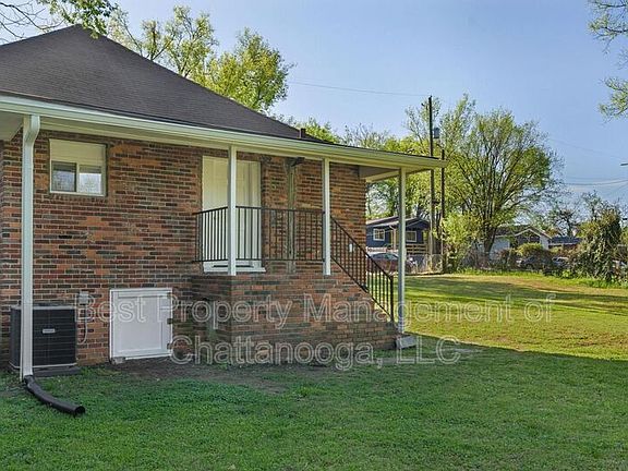 2nd image of 1717 Stanfiel St