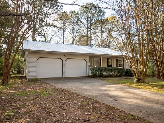2nd image of 155 Arthur Cir