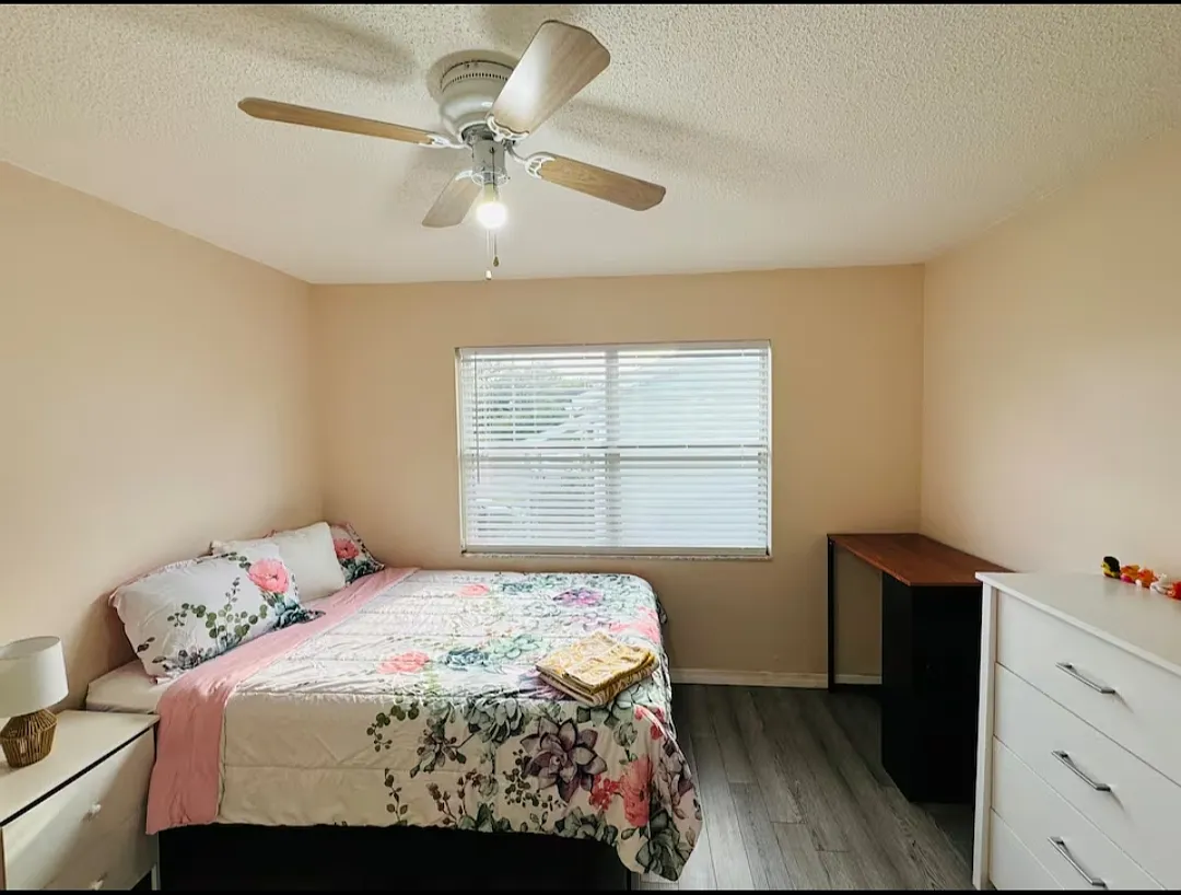 2 bed, 879 sqft, $2,000 — Photo 3