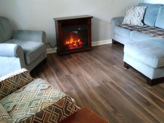 Living room (unfurnished)