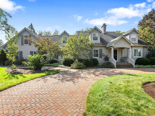 801 Broadway Ave, Crystal Lake, IL 60014