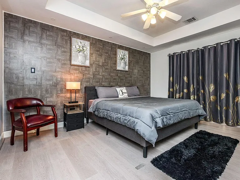 9715 Riddlewood Ln — Photo 6