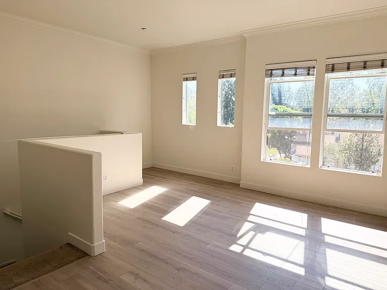 1115 Armstrong Dr — Photo 30