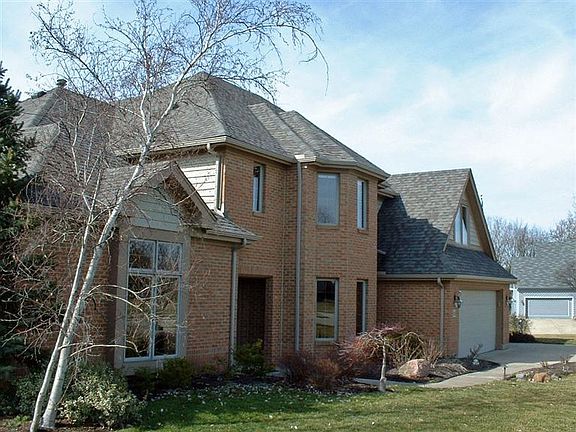 3rd image of 11 Pipestone Dr