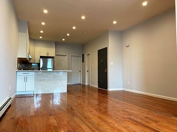 3rd image of 1477 Myrtle Ave APT 3F