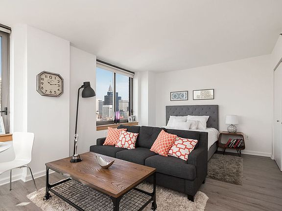 3rd image of 35 W 33rd St APT 12B