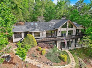 147 Courtland Ct, Lake Lure, NC 28746