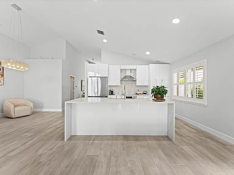 10112 Aqua Vista Way — Photo 11