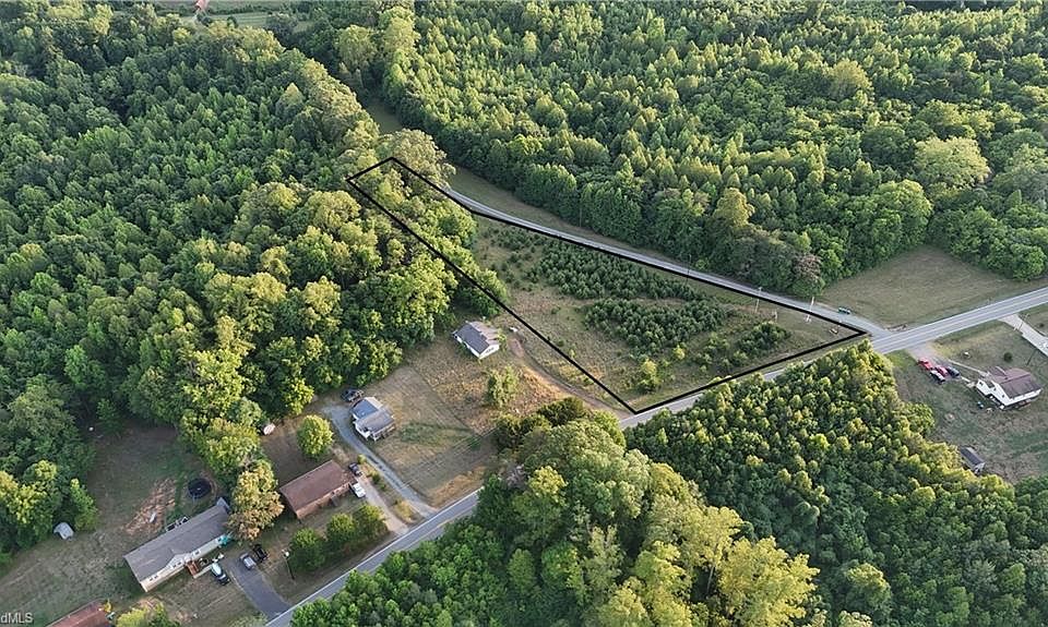 1st image of 544 Brooks Rd