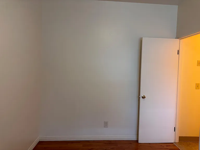 1414 SE Lambert St #3 — Photo 2
