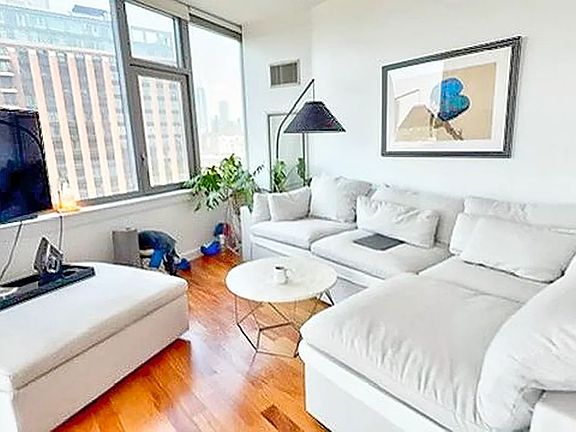 2nd image of 100 Jay St APT 22G