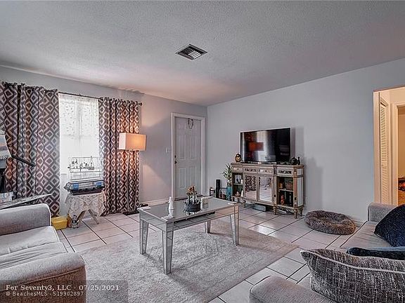 4th image of 5816 Arthur St #5818