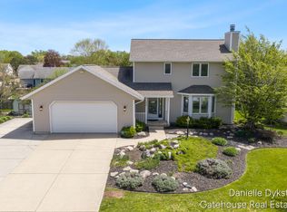 6332 Brookfield Ct, Hudsonville, MI 49426