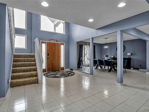 3rd image of 27 Lakeridge Dr