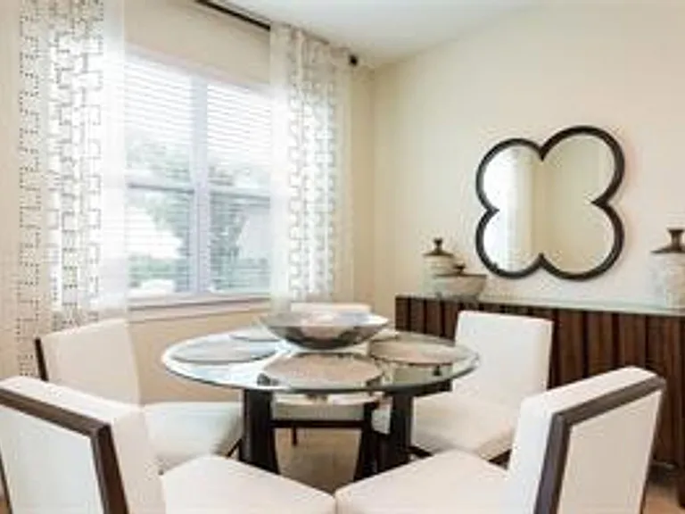 241 Lasso Dr — Photo 10