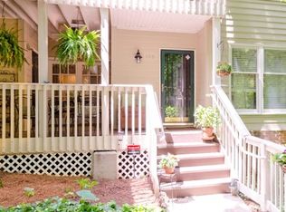 100 Bainbridge Dr, Sandy Springs, GA 30327