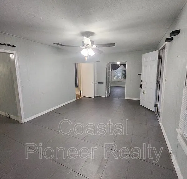 701 Newton Ave S — Photo 5